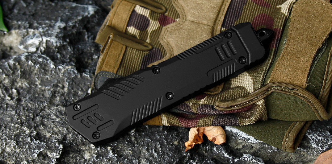 Tanto Point Switchblade