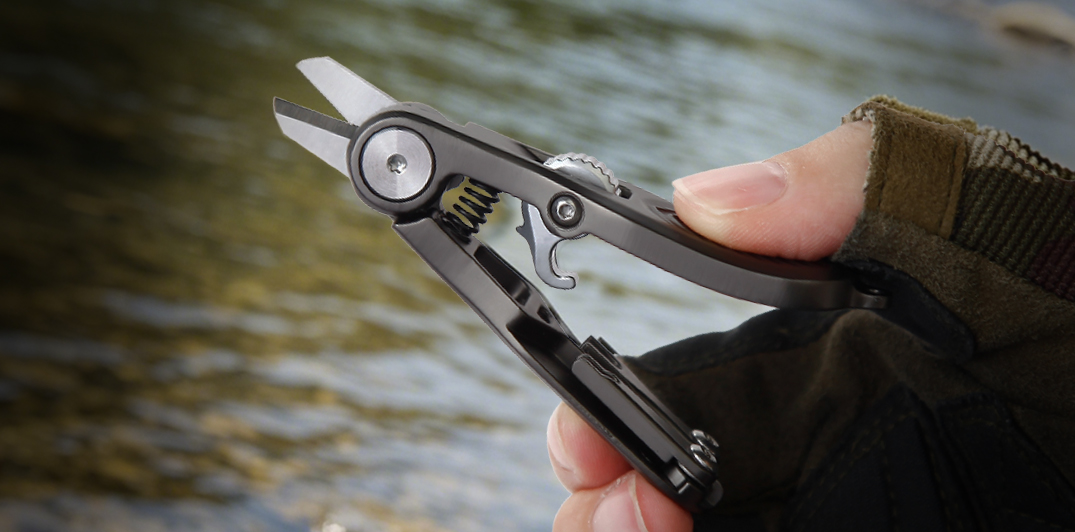fishing line prep tool with safety lock